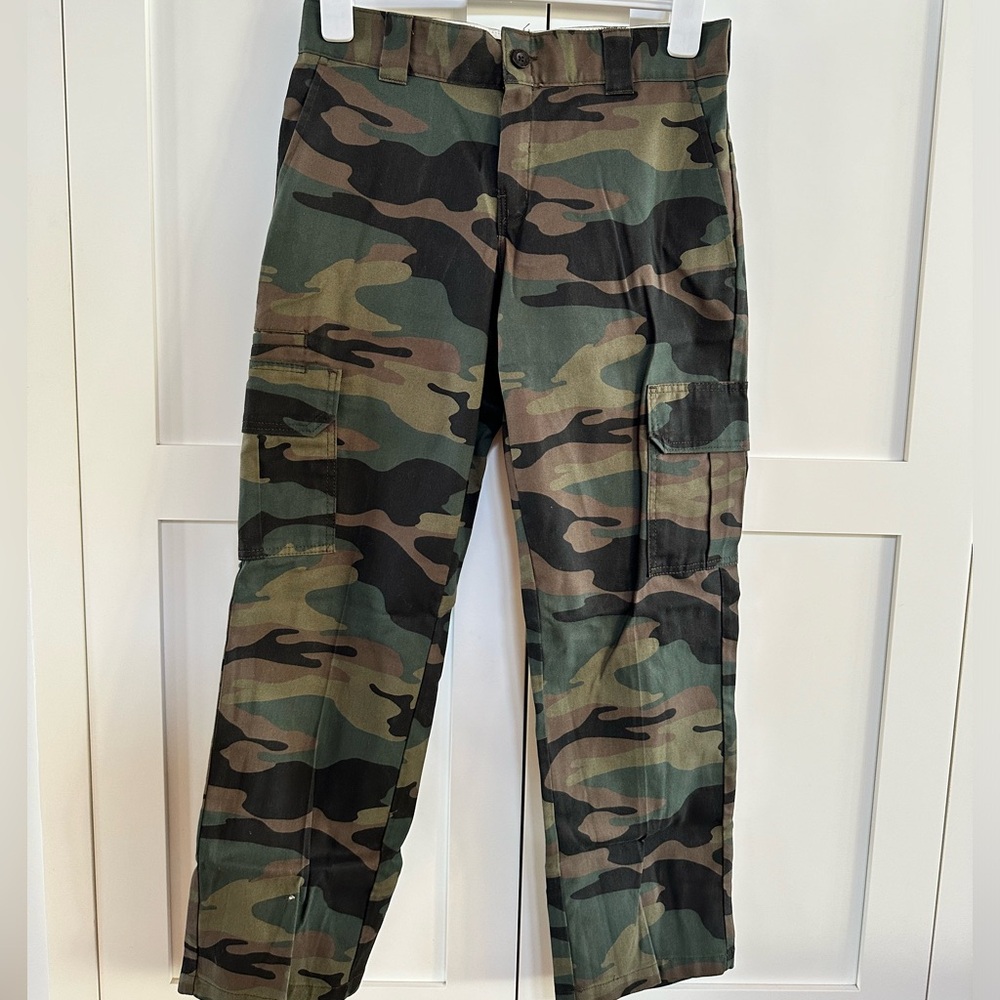 DICKIES camo cargo pants men’s size 31 W x 28 L
